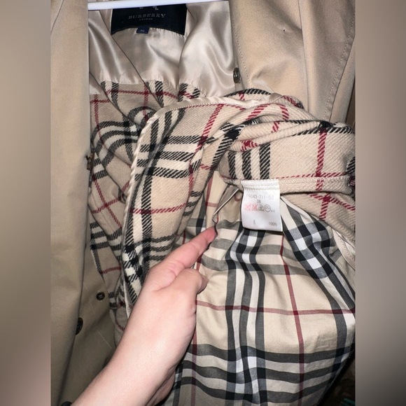 ❌SOLD❌ Burberry Trench Coat - Picture 5 of 16